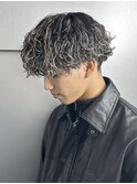 波巻きパーマ メンズパーマ 金メッシュ ハイライト 新宿東口