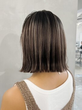 フォト 新宿(foto) ■アッシュカラーグレージュハイライトレイヤーカット