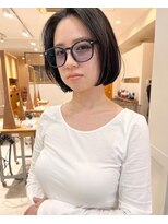 シュプール(SPUR)&nbsp;ストレートボブスタイル×黒髪暗髪センターパート20代30代40代