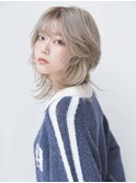 ホワイトベージュひし形くびれウルフレイヤーカット