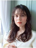 無造作巻き髪ロングヘアスタイル