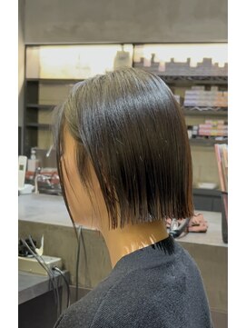 クロワ(croix) 切りっぱなしボブ