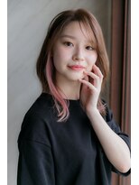 ラフヘアーアンドスパ(Luffhair&spa)&nbsp;外はねミディアム×ピンクのイヤリングカラー×シースルーバング