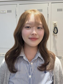 シア(sia) ベージュブラウン×レイヤーカット