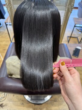 ルッツ(Lutz. hair design) 1/4 カット 美髪矯正 ストレートパーマ【千代田彩夏】