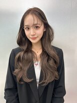 フォート(FORT)&nbsp;ウォームベージュ/顔周りカット/タイトシニヨン