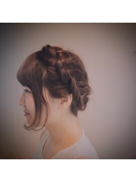 キミ(kimi) 【ｋｉｍｉ】厚めバング＆斜めバングの大人かわいいボブアレンジ