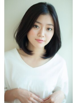 アフロート ディル(AFLOAT D'L) AFLOAT《矢田菜津紀》表参道 大人かわいい黒髪セミディ