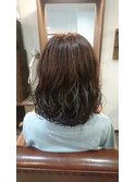 秋色やわらかカールミディ