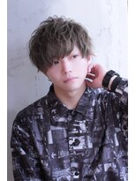 アドール(ADOR)&nbsp;外国人風 アッシュ 無造作 束感 マッシュ 【ADOR＊HIRO】