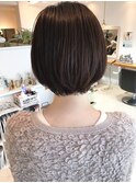 クセを隠しつつコンパクトに仕上げたショートボブスタイル☆