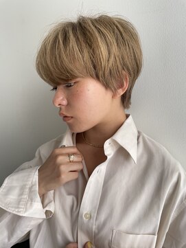 トレス(TRESS) ショートボブ　マッシュショート　ペールベージュ