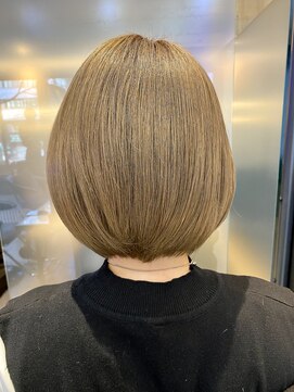 レーヴバイロンド 仙台(Reve by Lond) 白髪ぼかし　ハイトーンボブ