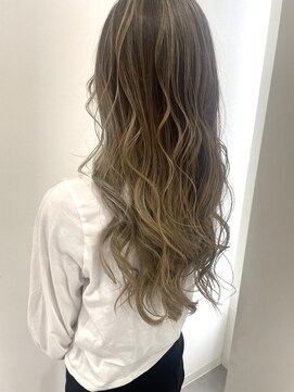 ナッツ(Nut's) バレイヤージュ