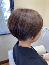 エレン(ELEN) 丸みショート
