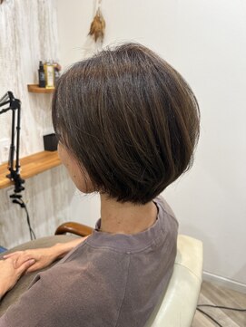 ルヴェール 茜部店(LeVert) 大人ショートボブ