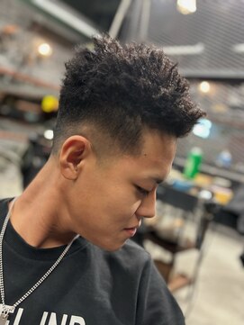 フォーコーナーズカットショップスリーセント 栄(FourCornersCutShop 3/cent) スパイキーアフロ