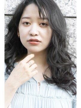 ヴィオドラジェ(vieo dragee) ミディアムパーマミディアム/30代、40代、50代/日本橋/三越前