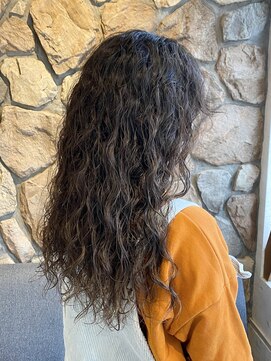 ルイ(ROUIS produced by LUCK 津田沼) ROUIS 津田沼 抜け感スパイラルパーマ