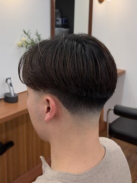 ザデイ カットアンドカルチャーショップ(THE DAY CUT&CULTURE SHOP) 【テーパーフェード】で魅せる大人ラフカール