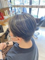 シンプル(Simple) 刈り上げショート×ハイライト