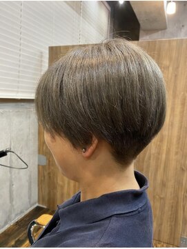 ル ジャルダン 戸塚店(le jardin) 丸みシルエットで魅せる大人の刈り上げショート