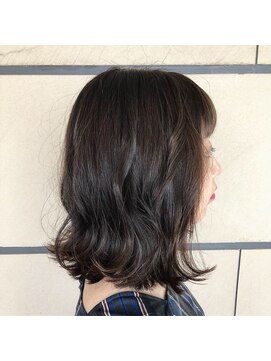 ハウオリ ヘアーワークス(Hauoli hair works) ダークアッシュカラー