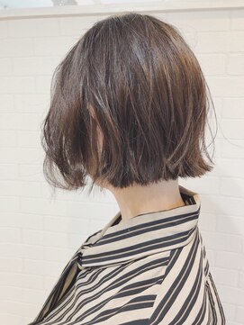 リブレ(LIBRE+hp) 《LIBRE恵比寿》大人かわいい 小顔スリークボブ 20代30代40代