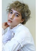 ターコイズブルー青髪エメラルドグリーン切りっぱなしミディアム