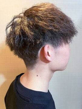 ヘアークリエイ トポライトウィロー 烏丸(Hair Create Polite willow) 20代30代メンズツイストパーマ束感トラッドオシャレ感ショート