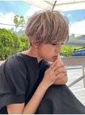 ハンサムマッシュショート透け感グレーアッシュホワイトカラー
