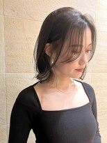 グレーベージュ ぱっつんボブ インナーカラー インナーベージュ
