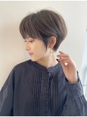 30代40代50代おすすめ 大人ショート オリーブベージュ 耳かけ