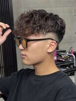 イーラ(era)&nbsp;スペインカール　ツイストスパイラル眉カットメンズパーマ