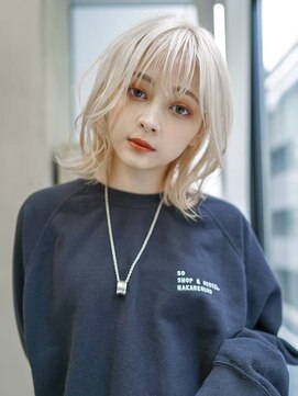 ギークス(GEEKS) 【GEEKS渋谷】ホワイトブロンド/顔周りレイヤー/ウルフ/秋カラー