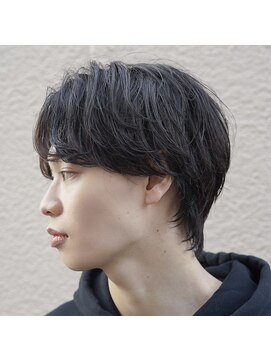 クオル 円山(QOL) フェザーパーマニュアンスパーマセンターパートメンズカット