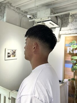 リノショアーズ ショウナン 辻堂店(RinoShores SHONAN) ワイルドアップバング/スキンフェード/束間/流行