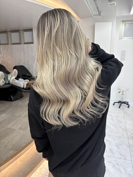 ロンドルピナス 小倉(Lond Lupinus) ミディアムレイヤーカット/似合わせカット/大人ガーリー/20代