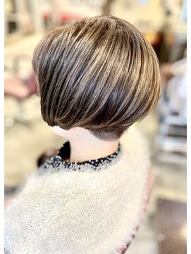 サーティエイト(38) ステップボブ/マットグレージュ/ハイライト/髪質改善/ショート