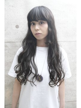 ロアール 楠(LOAOL KUSUNOKI) 厚めバングコテ巻きロング