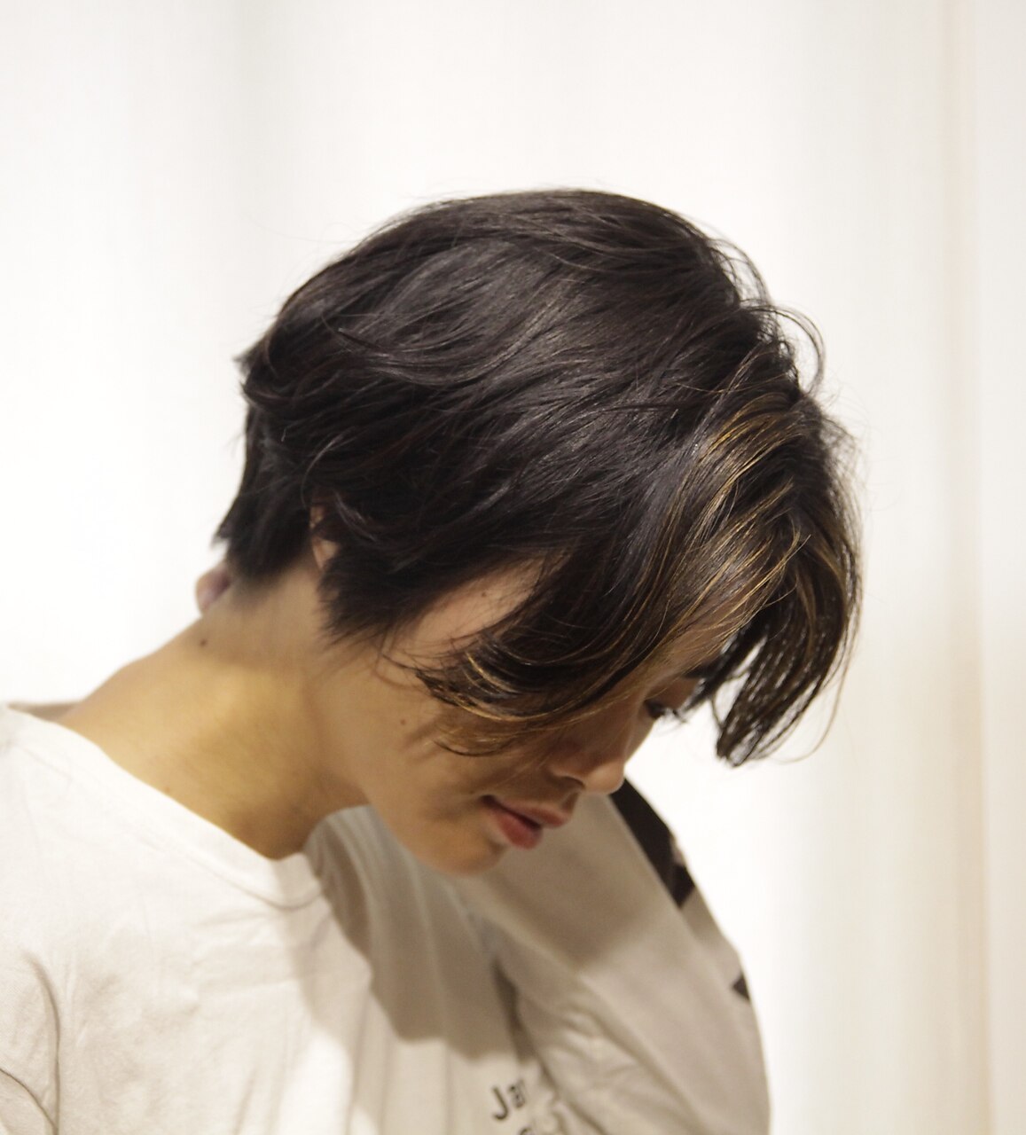 フロントハイライト+前下がりのショート：L021383799｜ヨハク