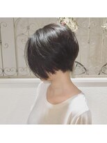 ミマール(mimar)&nbsp;前下がりショートレイヤー