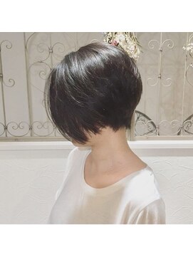 ミマール(mimar) 前下がりショートレイヤー