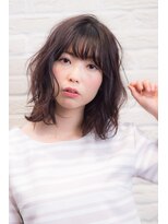 アリル(Aliru)&nbsp;【Aliru】ダークアッシュゆるふわ大人ミディアムレイヤーカット