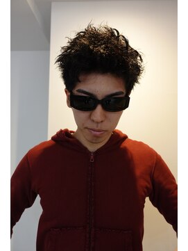 シイ(SIE) アクティブショート×ピンパーマ