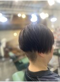 前下がりショート　刈り上げ 縮毛矯正