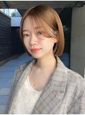 ミニボブ前髪なしイメチェンヘアブリーチくすみベージュ