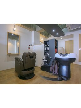 大型店が苦手…そんな少人数のプライベートサロン。周りを気にせずに、あなただけのサロンタイムを♪