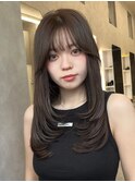 暗髪美髪レイヤーカット顔周りレイヤーくびれミディアムレイヤー