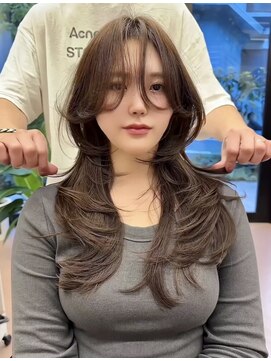 ヌエン 渋谷(NU/EN) ヘーゼルブラウン/ハッシュカット/バタフライカット/ハイライト